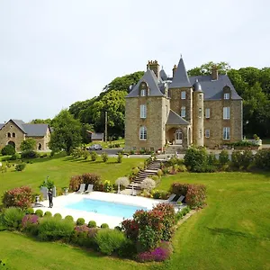  Holiday home Chateau De Montbrault